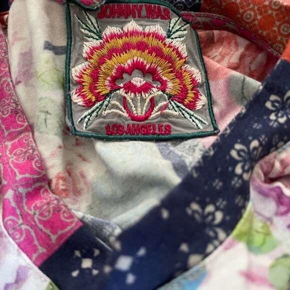 JOHNNY WAS Rose Patch Swing Tee: Size XS/Small in Excellent Pre-Loved Condition - Picture 5 of 10